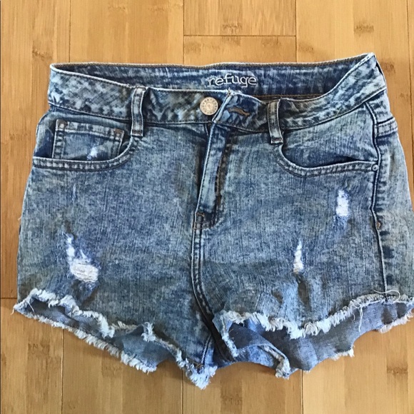 Refuge Distressed Jean Shorts Size 4 - Picture 1 of 6
